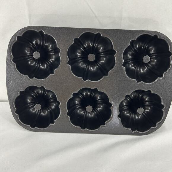 Nordic Ware Bundt-Lette 6 Mini Cakes Cast Aluminum 65th Anniversary USA, Baking - Picture 1 of 5